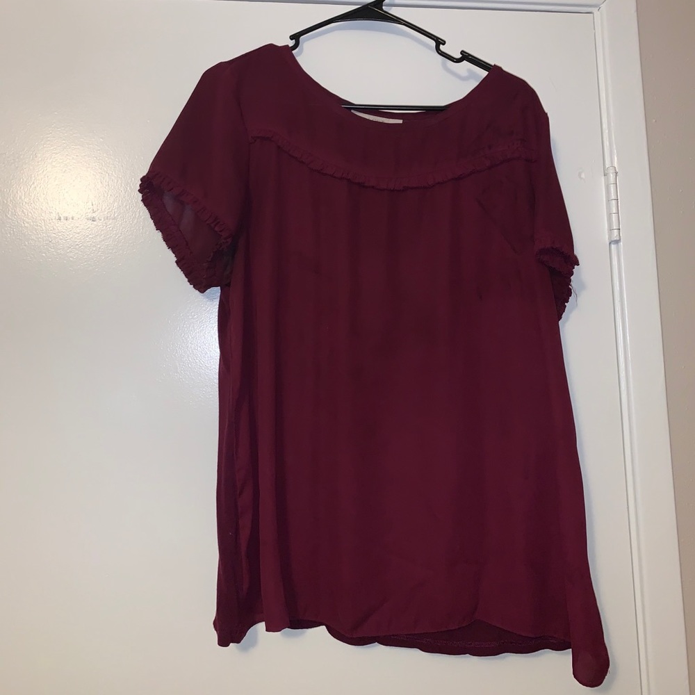 Loft top! Cute details 💕